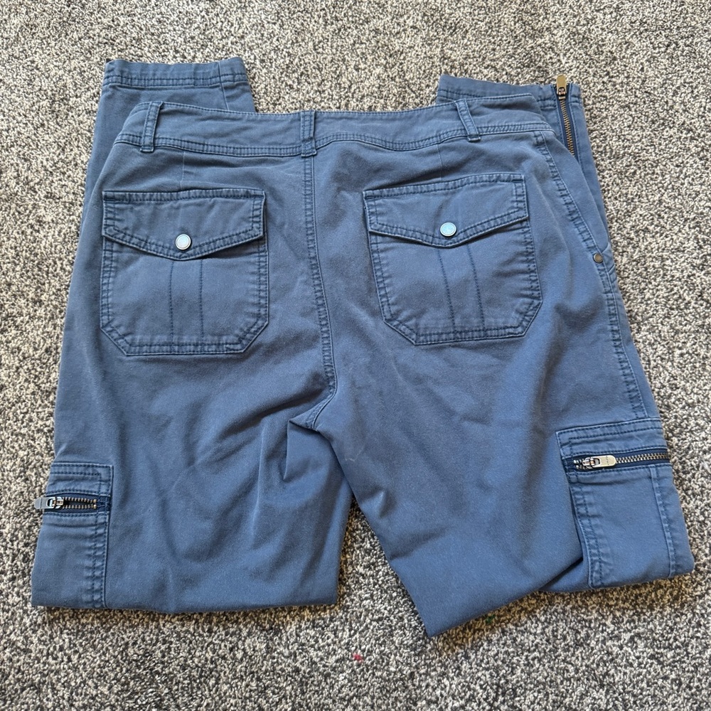 ATHLETA Blue Organic Cotton Blend Boulder Cargo Zipper Ankle Pants Size 6 - Picture 5 of 12